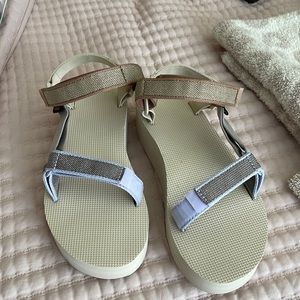 Teva platform sandal